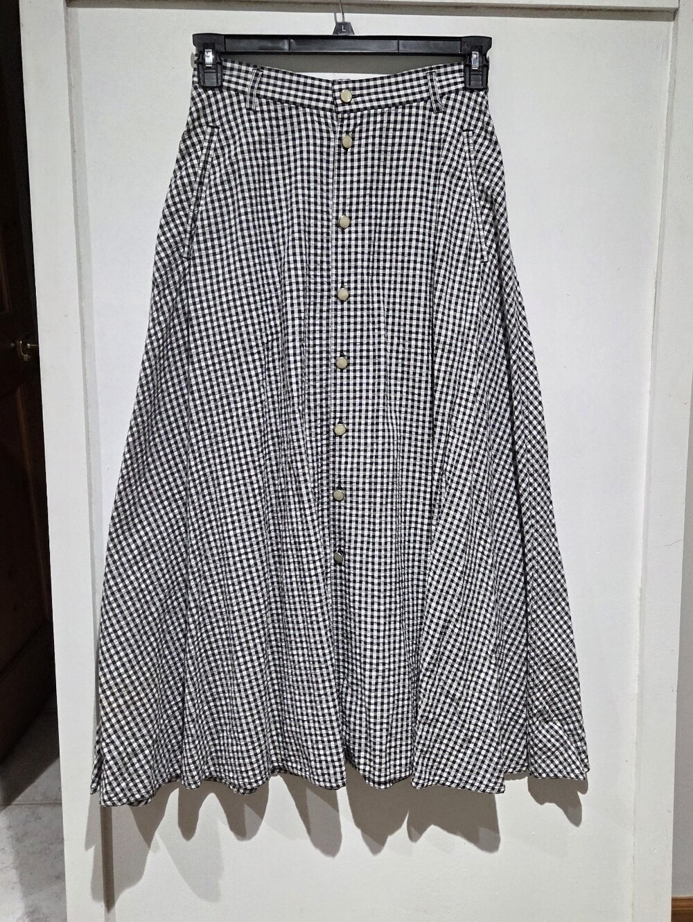 Vtg Button-Front Black and White Gingham Midi Skirt - Picture 8 of 9
